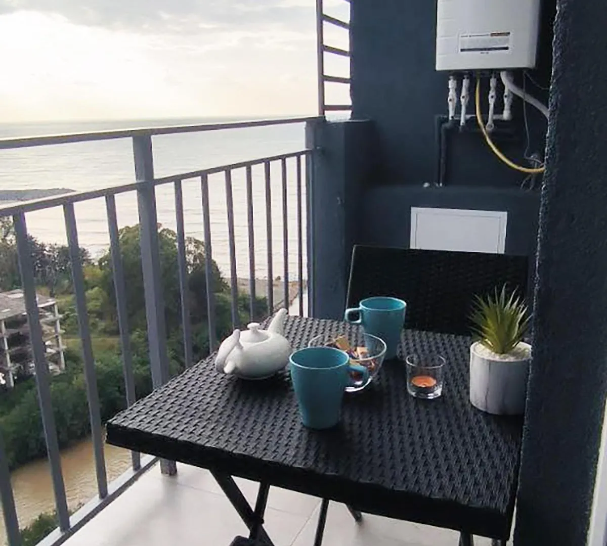 Four Seasons Sea View Luxury Apartment Batumi 0*,